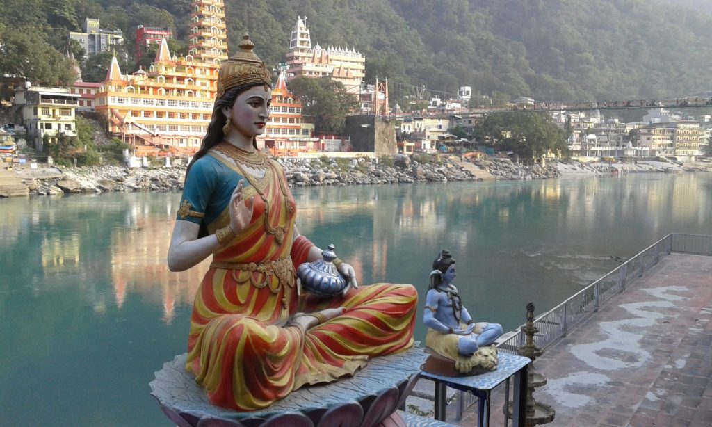 This image has an empty alt attribute; its file name is Rishikesh-Yoga-1024x614.jpg